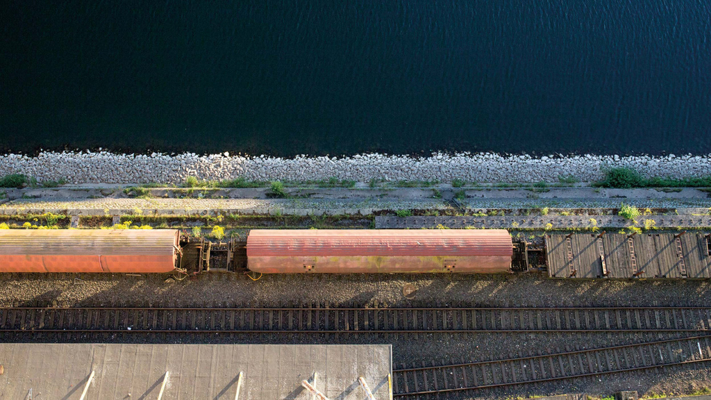 Bild eines Güterzuges auf einem ehemaligen Gleis im Deutzer Hafen