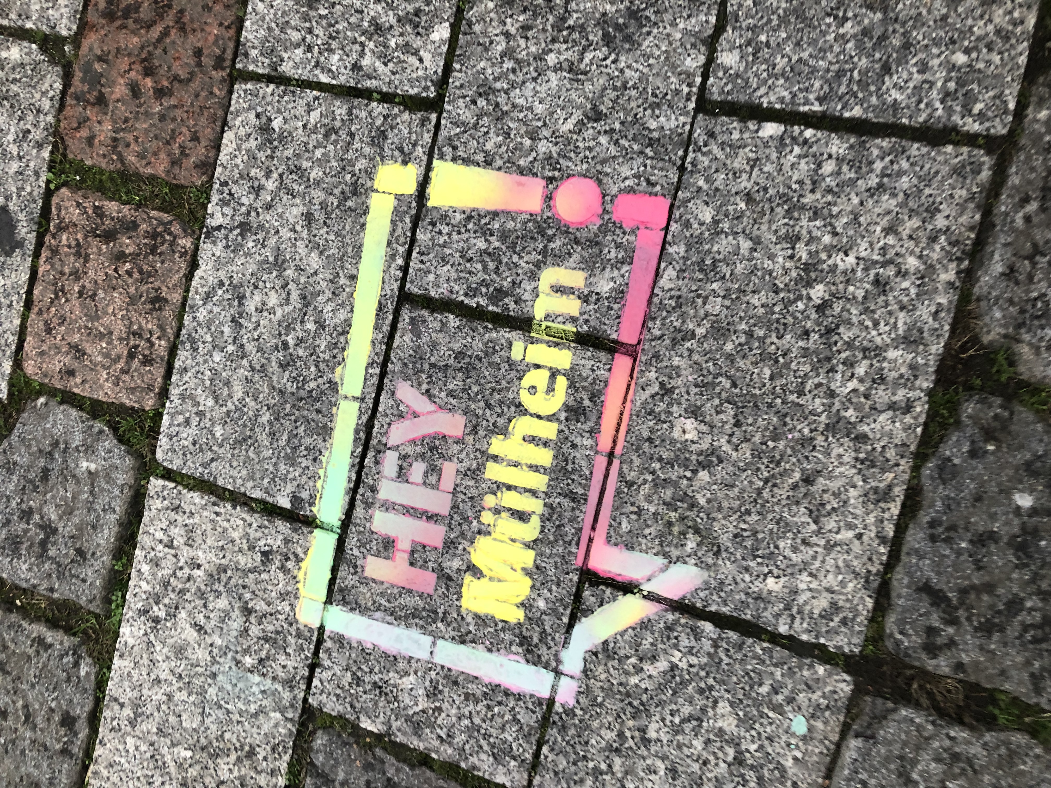 Hey Mülheim Logo in bunt gesprüht