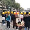 Menschen auf dem Wiener Platz